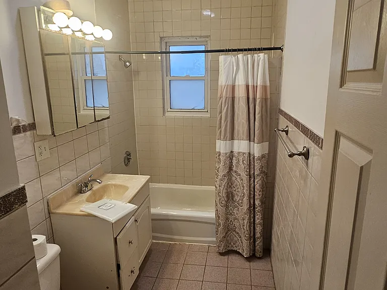 6 Ashley St #2 — Photo 8