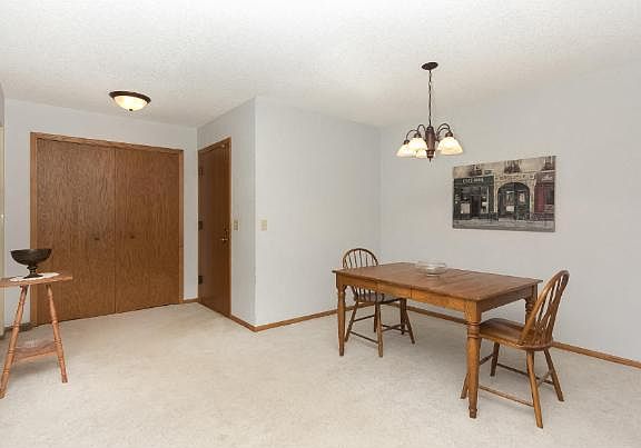 3rd image of 2616 Lake Court Dr