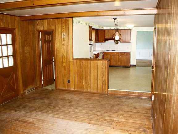 4th image of 150 Brookdale Dr