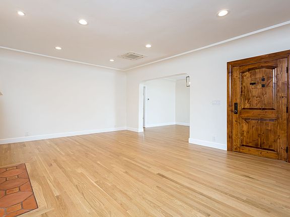 3rd image of 3407-3411 33rd St