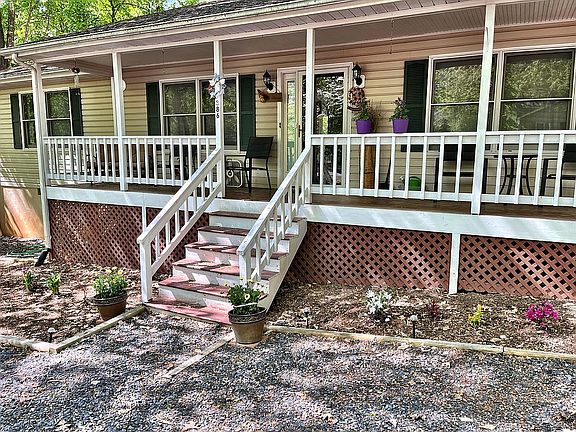 2nd image of 886 Jefferson Dr