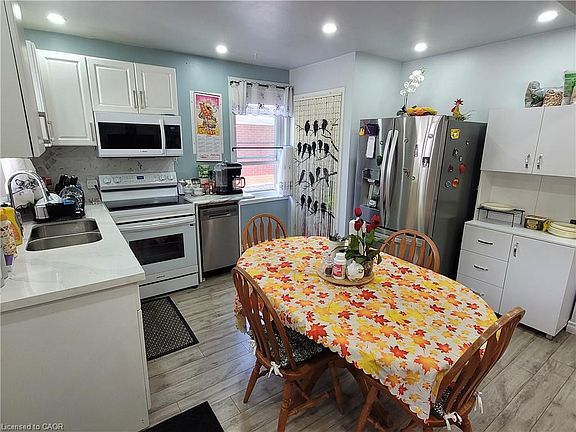 5th image of 239 W 18th St