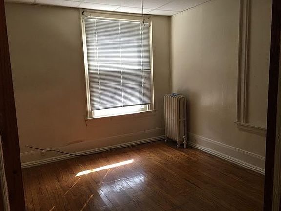 3rd image of 409 Richmond Ave #4B