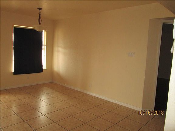 5th image of 405 Emerald Bluff Dr