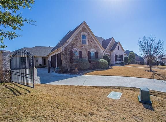 2nd image of 713 Cross Timbers Dr