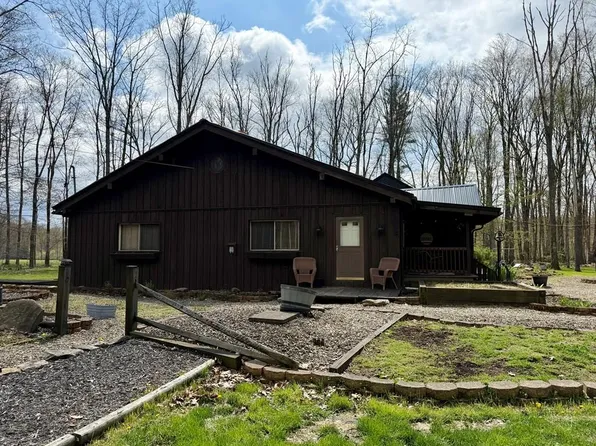652 Edgewood Dr, Leeper, PA 16233