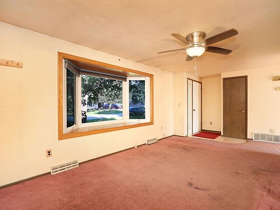 3rd image of 631 Zeh Ave