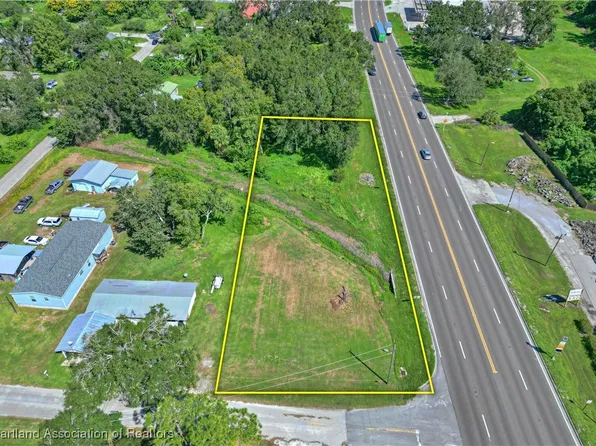 110 Franklin St, Bowling Green, FL 33834