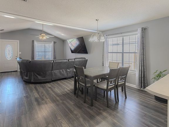 5th image of 4238 Wilshire Dr