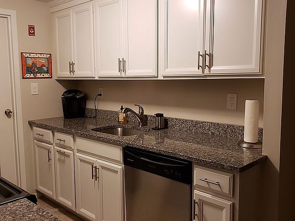 4th image of 99 Glen Hollow Dr