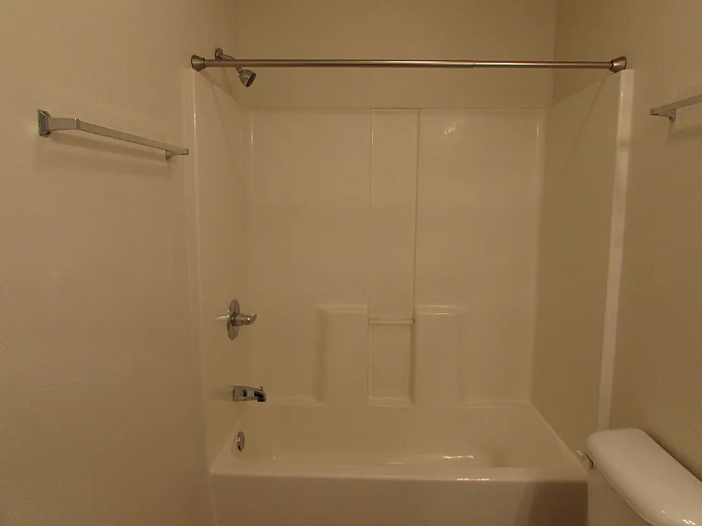 126 Andrews Dr — Photo 31