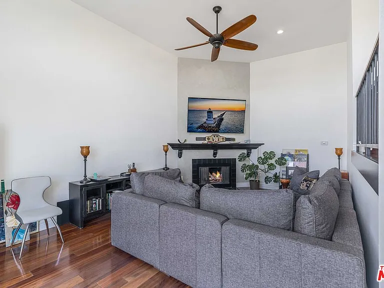 30 Reef St #2 — Photo 24