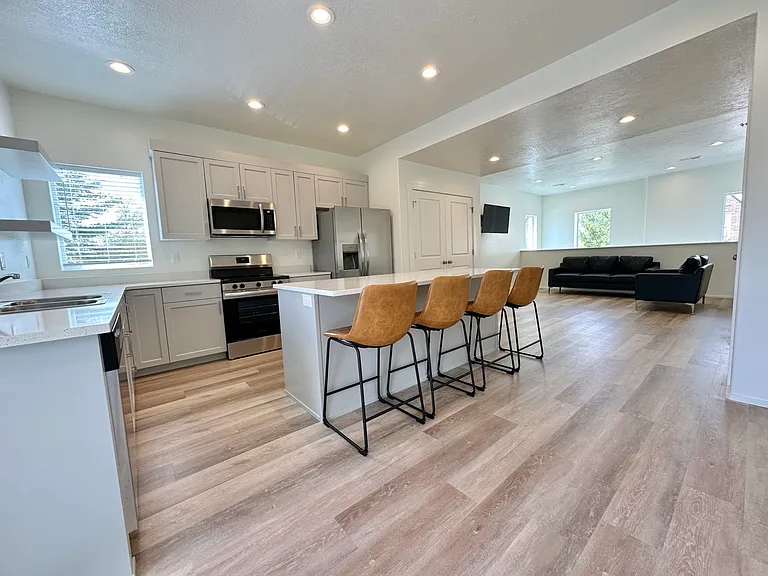 456 N 600 E — Photo 23
