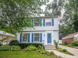 913 Reynard St SE, Grand Rapids, MI 49507