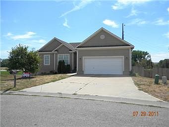 1st image of 870 River Dr