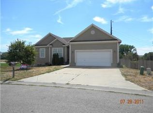 870 River Dr, Edwardsville, KS 66111