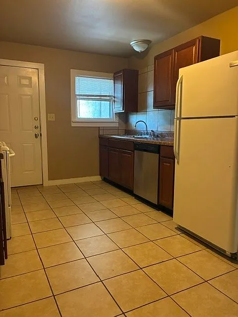 2 bed, 1.0 bath, 1000 sqft, $1,150 — Photo 3