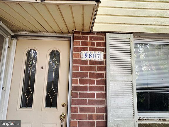 2nd image of 9807 Bonner St