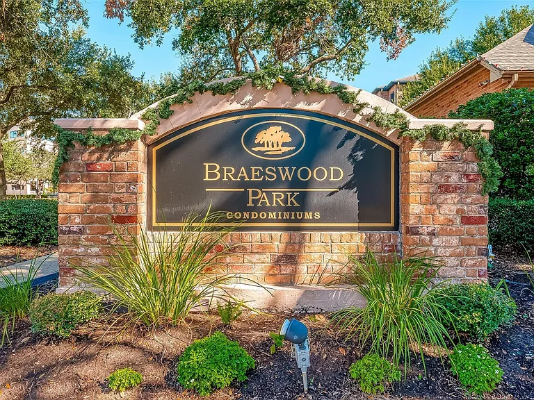 2255 Braeswood Park Dr #294 — Photo 29