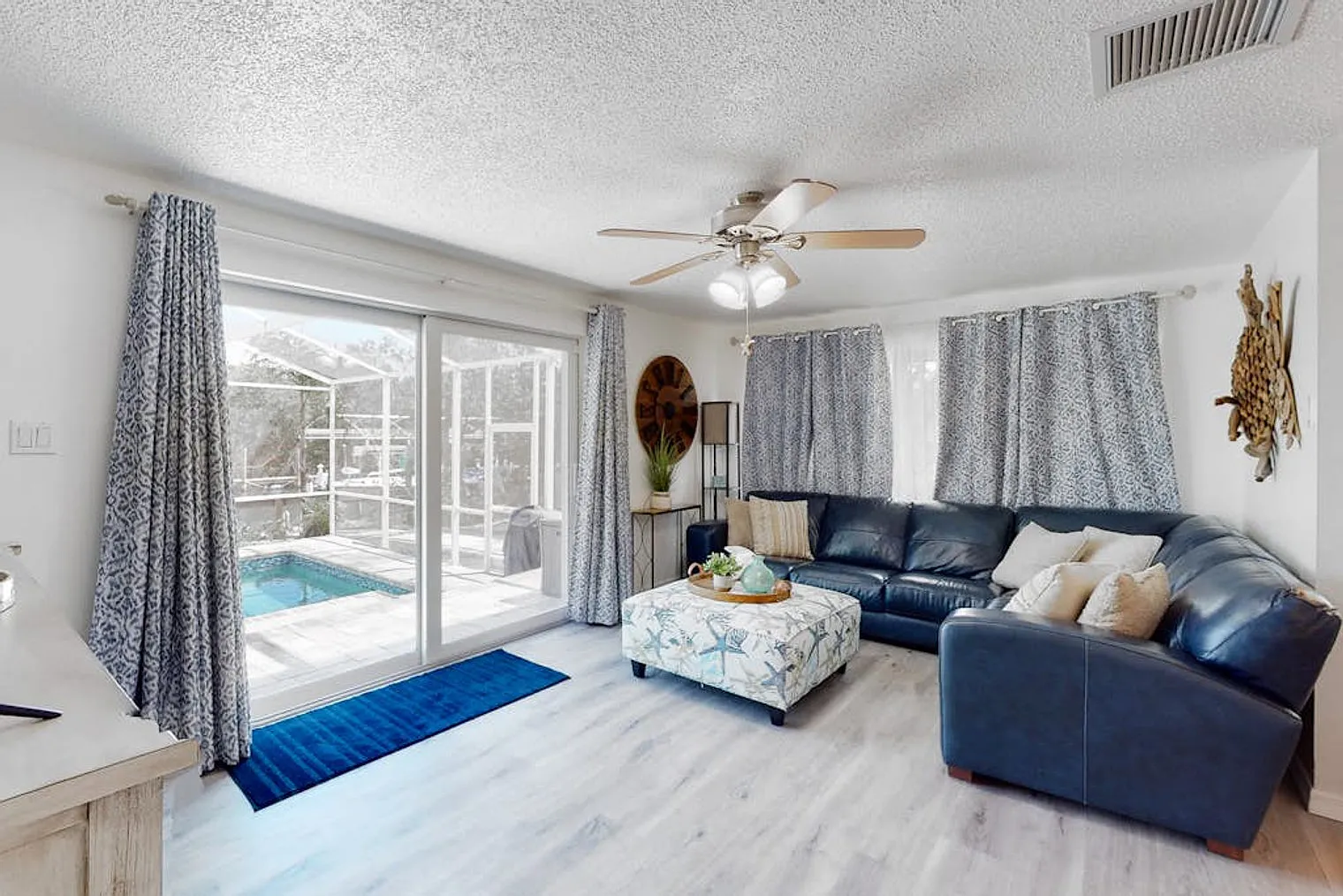 3 bed, 2.0 bath, 1453 sqft, $3,292 — Photo 3