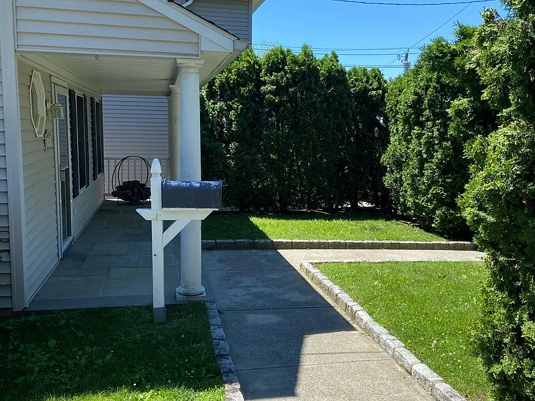 41 Le Grande Ave — Photo 20