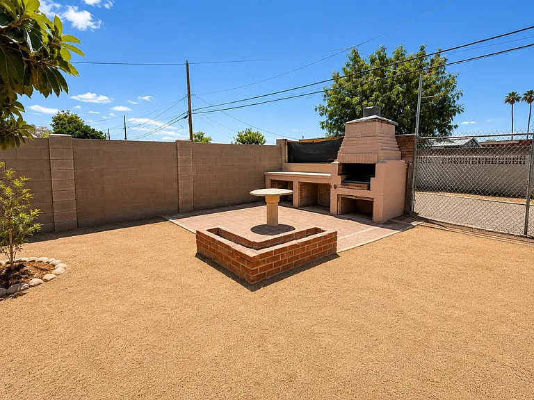 2801 W Glenrosa Ave — Photo 19