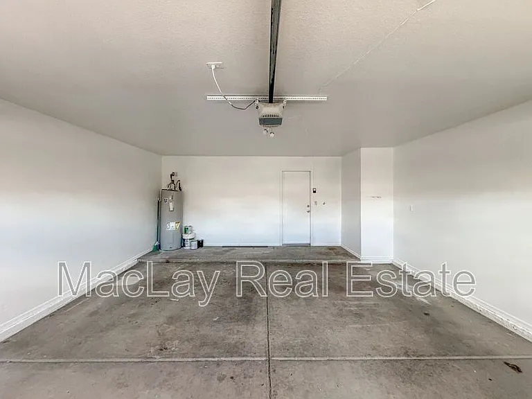 2934 E Blackhawk Dr — Photo 9