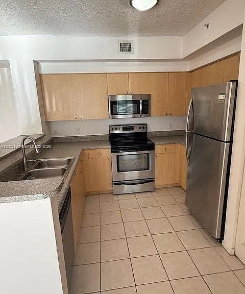 8070 N Nob Hill Rd #205 — Photo 2
