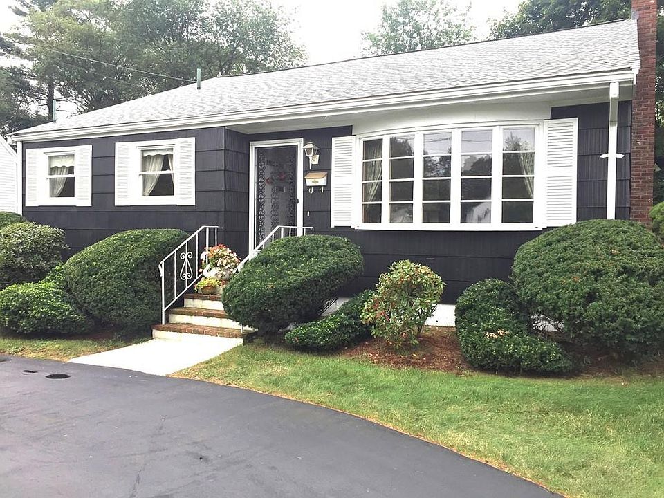 1st image of 23 Russ St