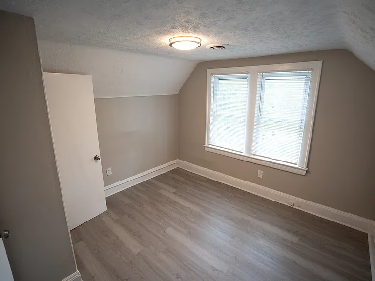 3659 E 131st St #C — Photo 19