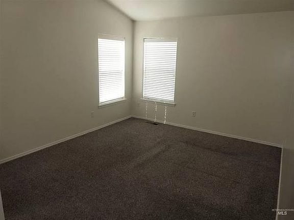 4th image of 1066 Caswell Ave W