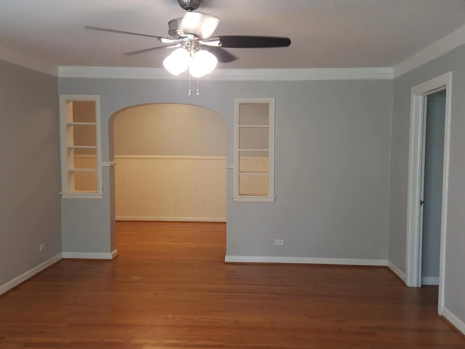 4 bed, 1966 sqft, $2,500 — Photo 3