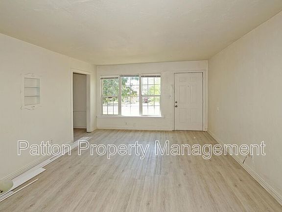 4th image of 109 S Palo Duro St #B