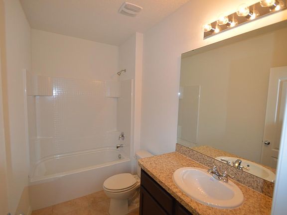 4th image of 524 Squires Grove Dr