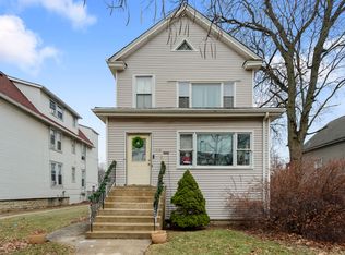 1032 S Maple Ave, Oak Park, IL 60304