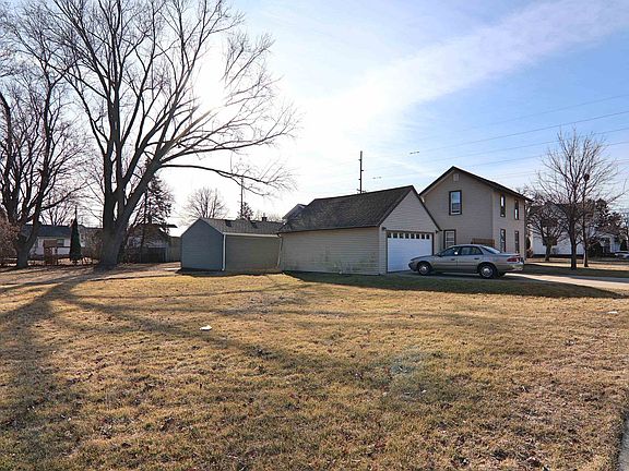 3rd image of 1420 Mineral Point Ave