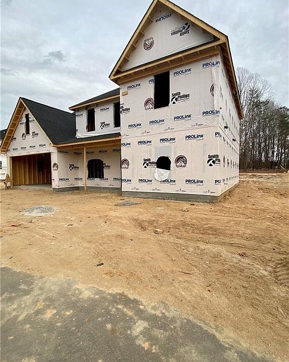 2nd image of 132 Weeping Willow Ct