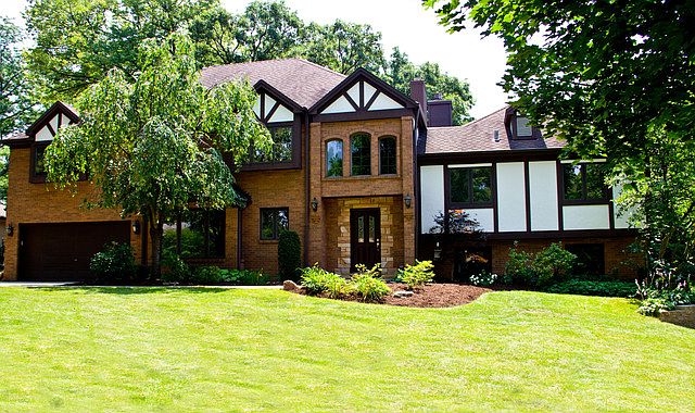 1st image of 23W067 Red Oak Dr