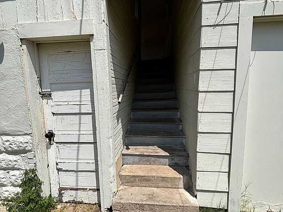 3rd image of 216 S Moore Ave