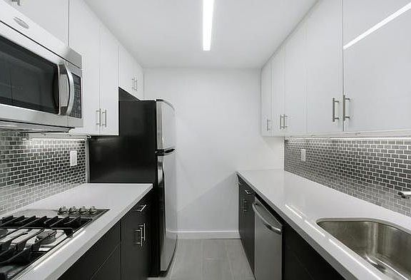 5th image of 235 E 20th St