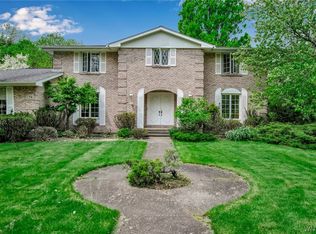 94 Chapel Woods, Williamsville, NY 14221