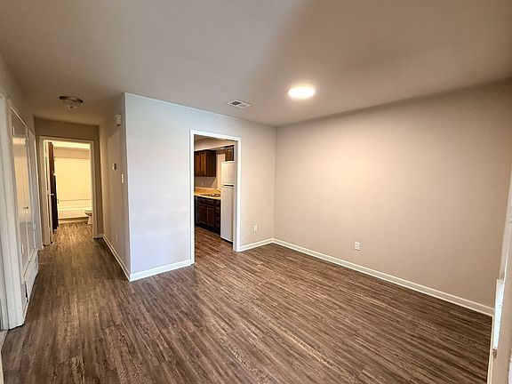 5th image of 1413-1415 Blackwell Dr #1413