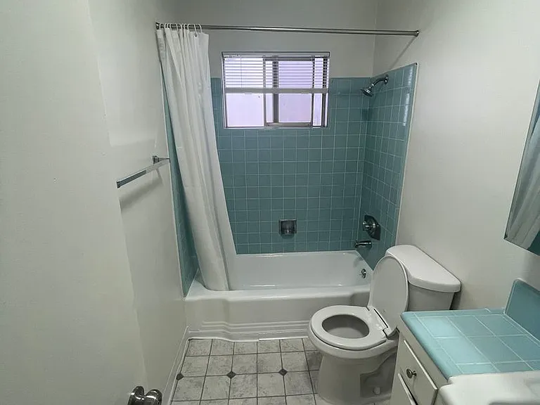 14341 Chandler Blvd — Photo 12