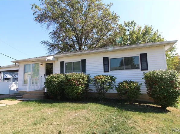 2324 Birch Dr, Saint Louis, MO 63125