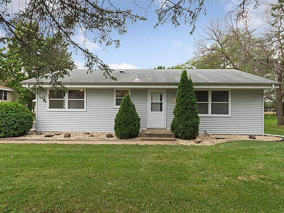 3rd image of 15236 Urbank St NE