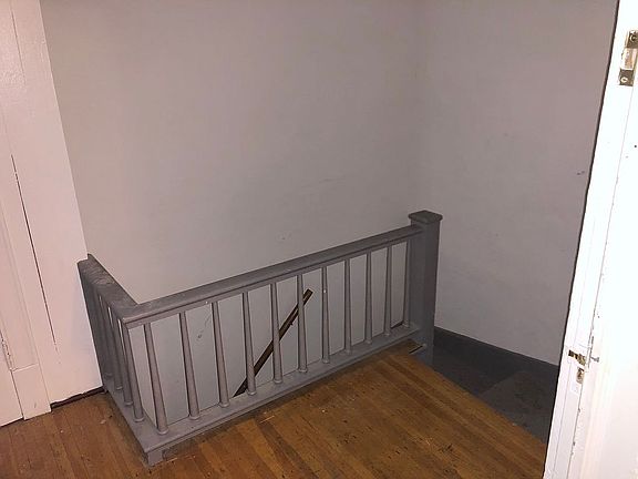4th image of 21 Zelmer St
