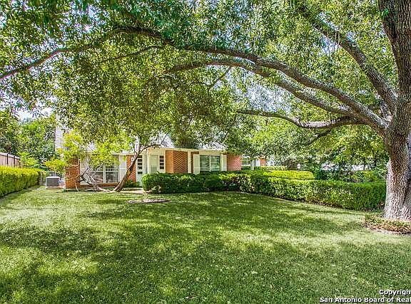 2nd image of 7623 Woodridge Dr