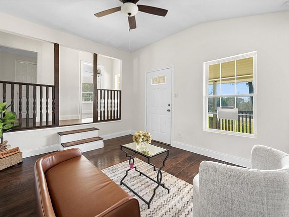 3rd image of 508 Lois Cir