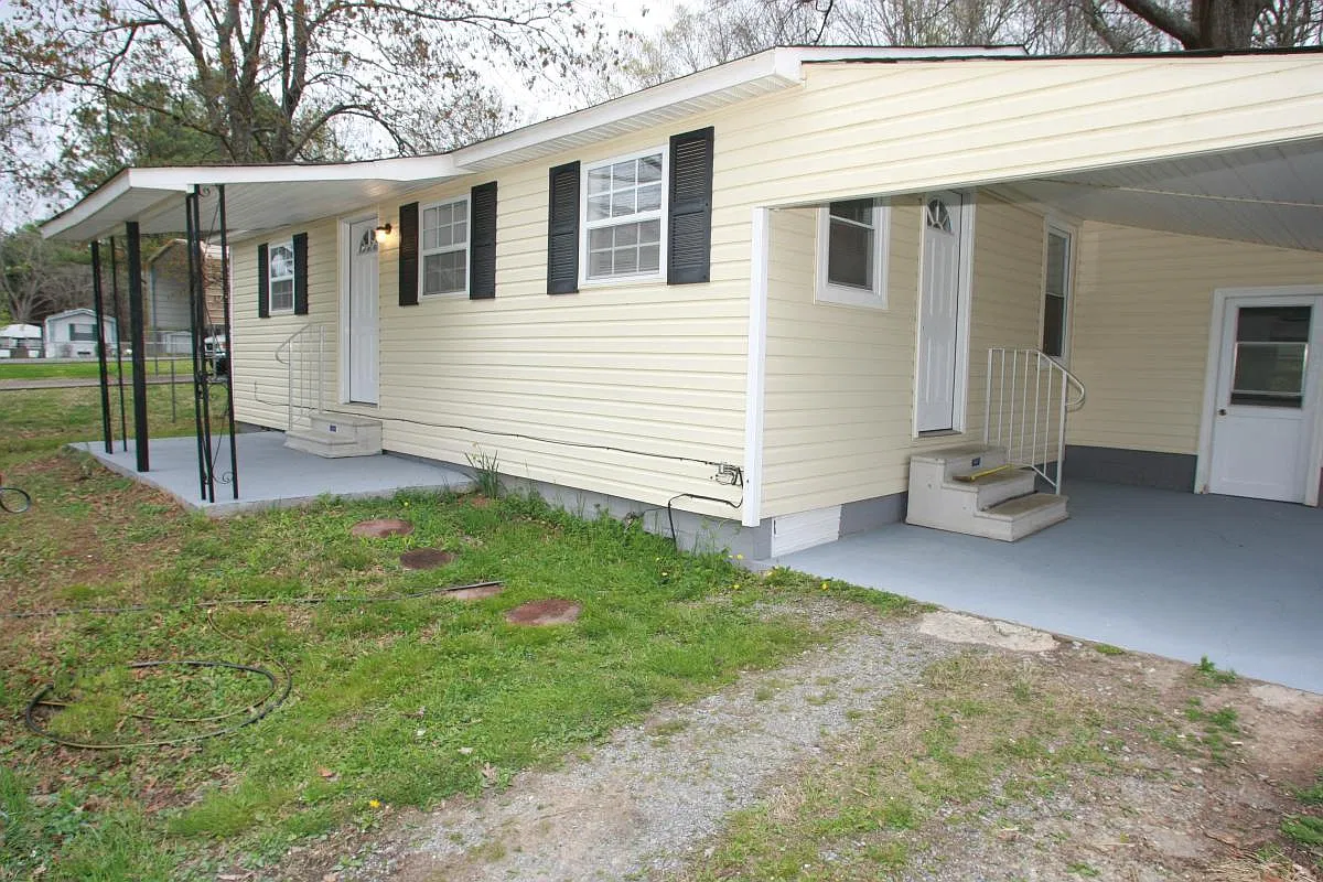 2 bed, 784 sqft, $1,345 — Photo 1