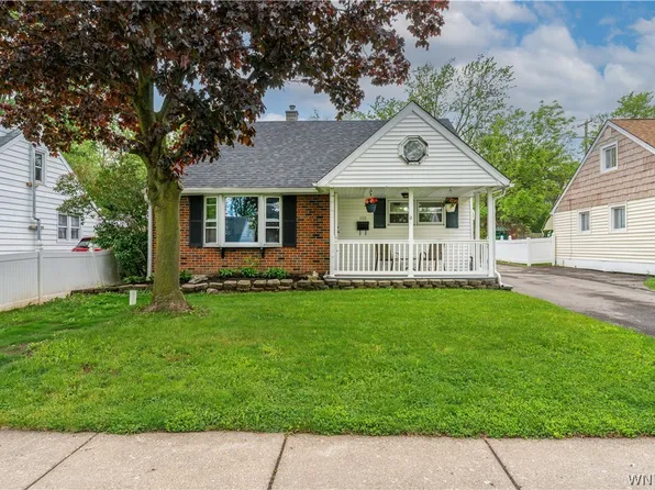 110 Balbach Dr, Cheektowaga, NY 14225